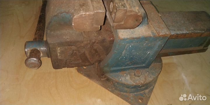 Тиски слесарные СССР