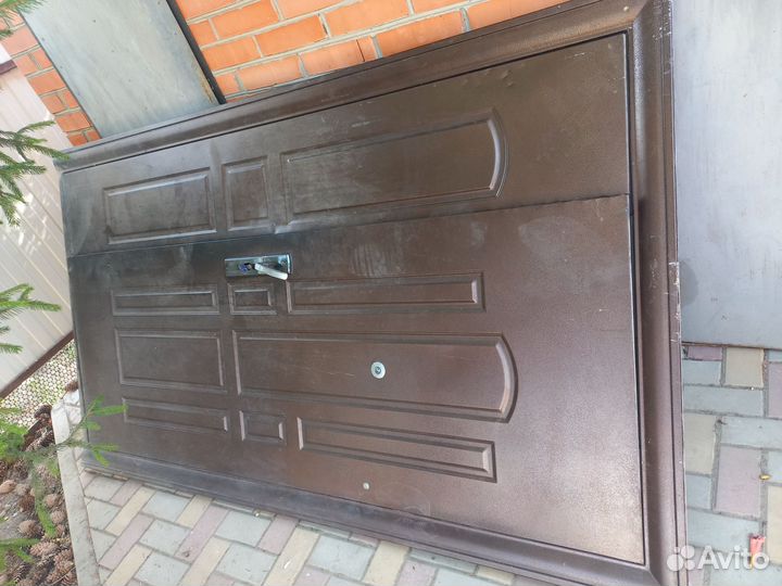 Дверь входная металлическая