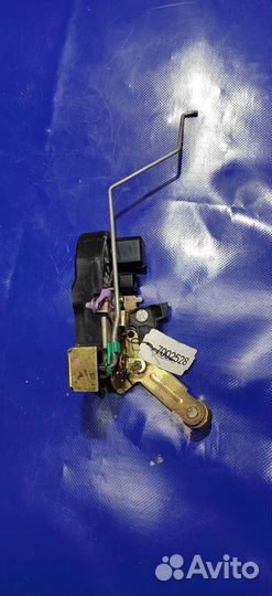 Замок двери передней правой Jeep Grand CherokeeII