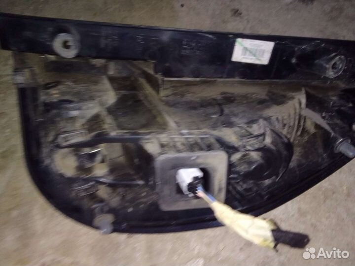 Задний фонарь Renault scenic 3