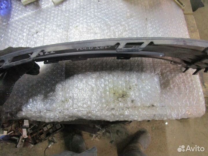 Решетка в бампер левая VW Polo (Sed RUS) 2011 (пос