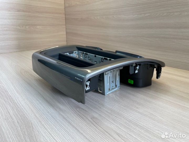 Рамка магнитолы Renault Sandero Stepway