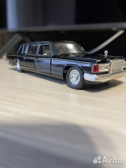 Модель автомобиля ЗИЛ 115 1:43