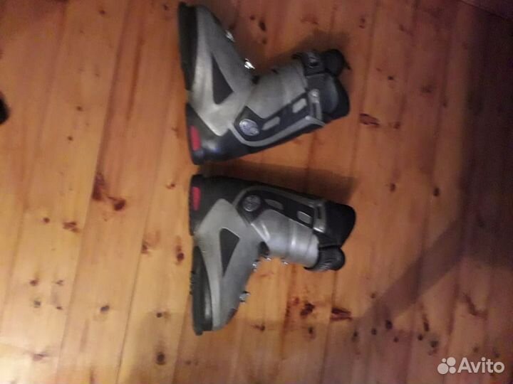 Горнолыжные ботинки