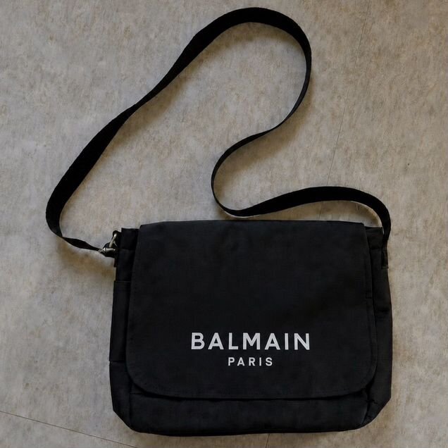Сумка balmain через плечо