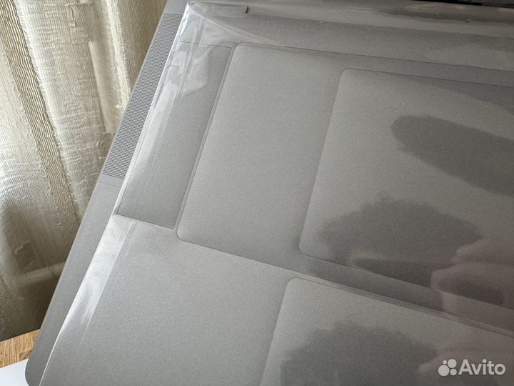 Защитные наклейки на топкейс MacBook Pro 16 Space