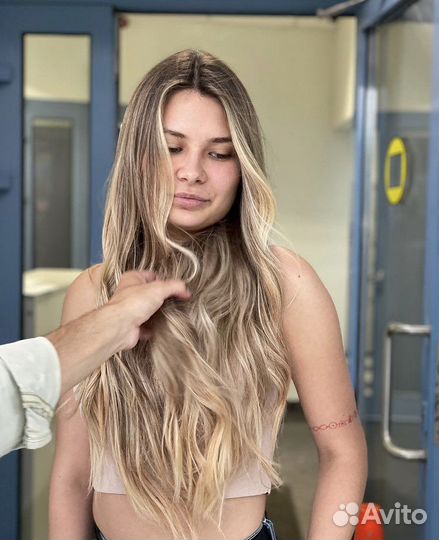 Модель на окрашивание волос