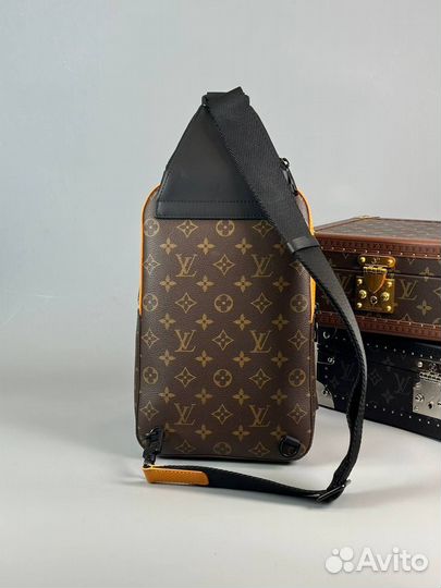 Сумка-слинг Louis Vuitton Monogram Macassar Avenue