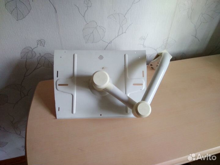 Полка под телевизор