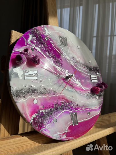 Часы настенные из эпоксидной смолы