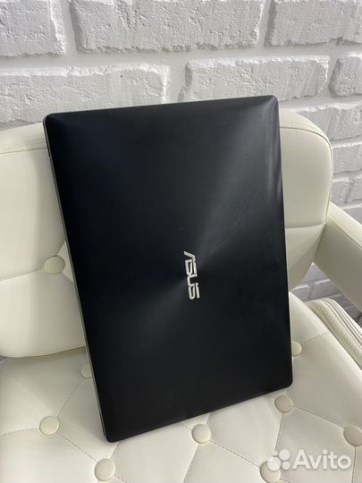 Легкий Asus 15.6