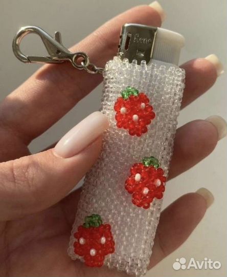 Украшение из бисера