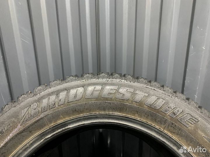 Bridgestone Ice Cruiser 7000 205/60 R16 92T