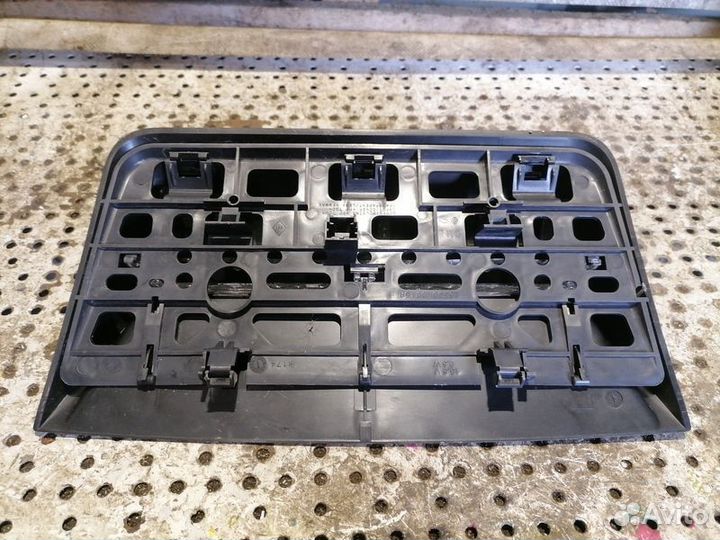 Стоп сигнал дополнительный Renault Fluence