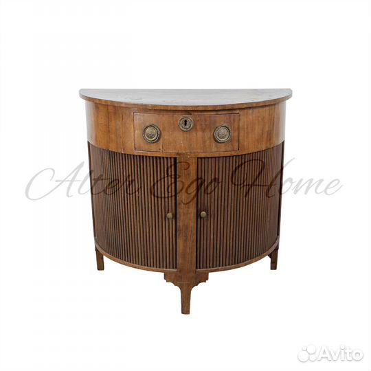 Полушкаф с дверцами-шторами 1770-х гг