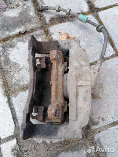 Супорт левый вольво V70 Xc70 C70 2013