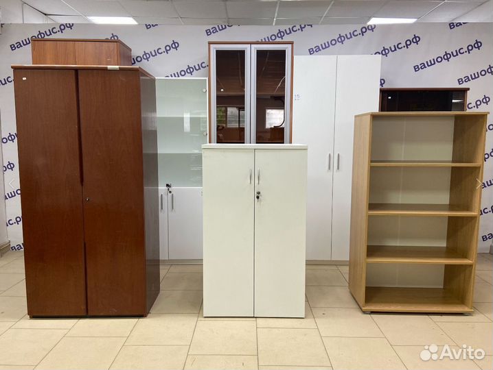 Офисная мебель и техника