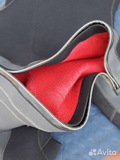 Гидрокостюм полсухой для дайвинга