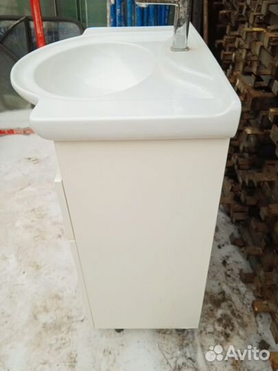 Тумба с раковиной для ванной бу