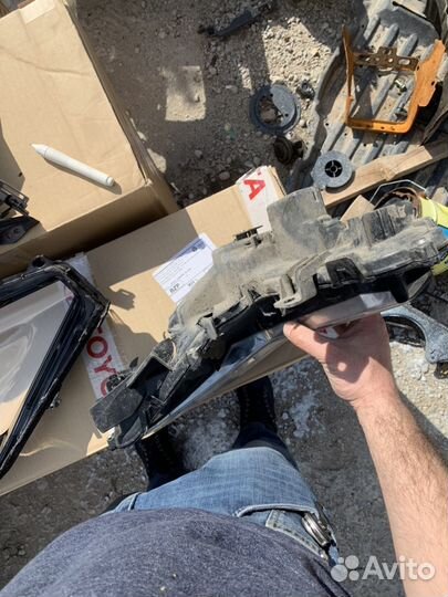 Правая Противотуманка Lexus LX570 LX450d