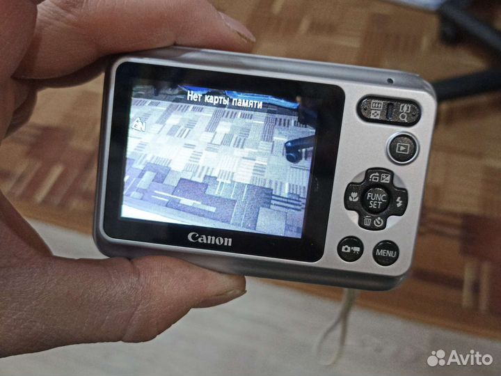 Компактный фотоаппарат canon