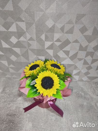 Букет подсолнухов из мыла