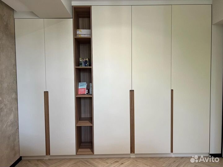 Шкаф распашной в спальню