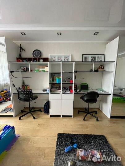 Компьютерные столы 2шт новые