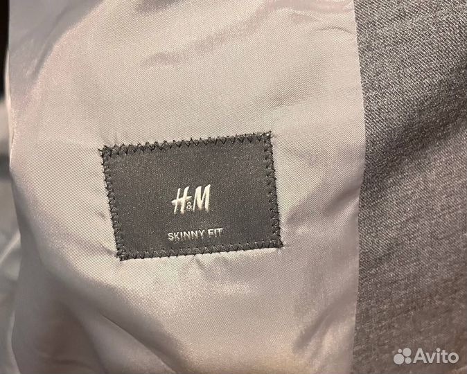 Серый мужской костюм на выпускной h&m