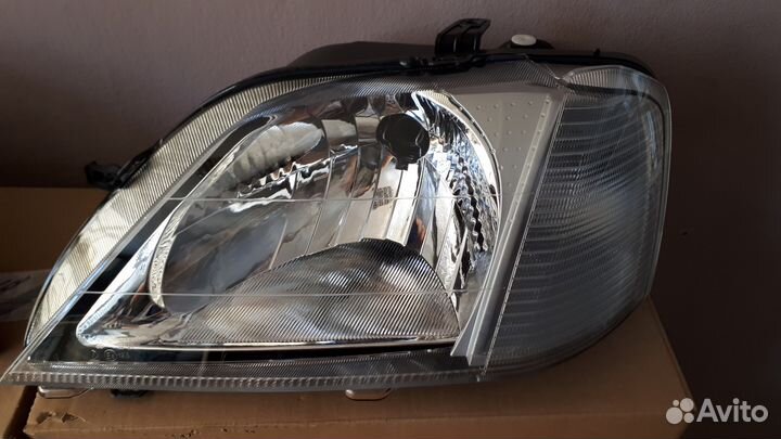 Фара правая/левая Рено Логан Фаза 1 04-10 год