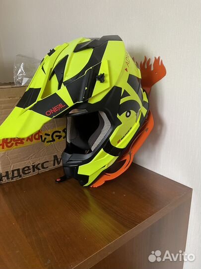 Крючок, вешалка для шлема yamaha