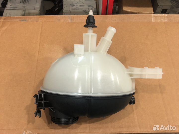 Расширительный бачок A2045000749