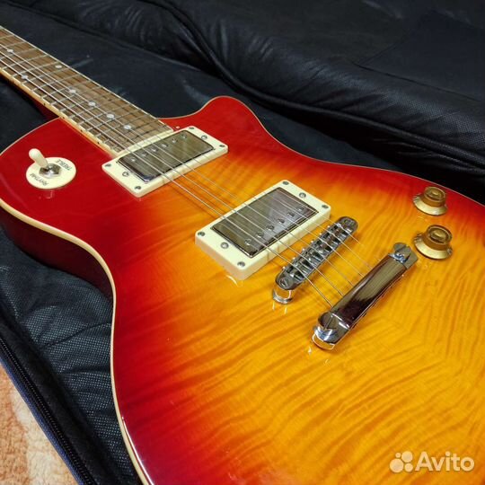 Электрогитара