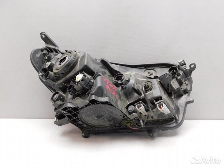 Фара левая Toyota RAV4