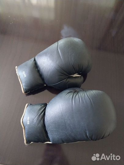 Боксерские перчатки