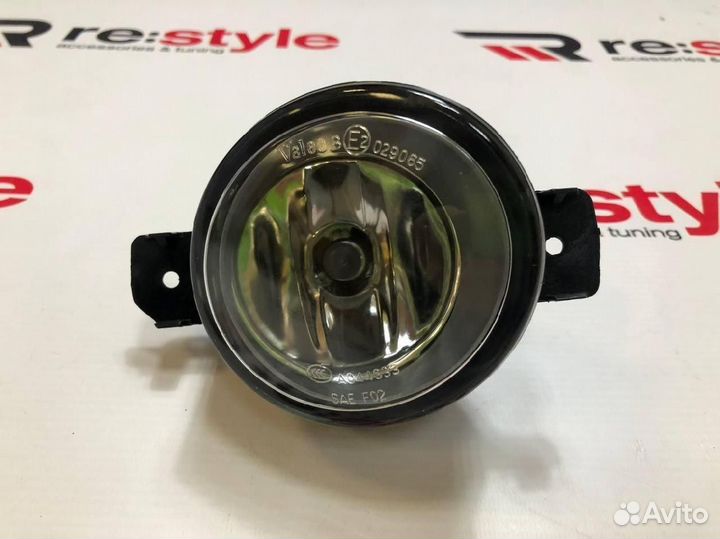 Туманки Nissan 2 уха Valeo Правая