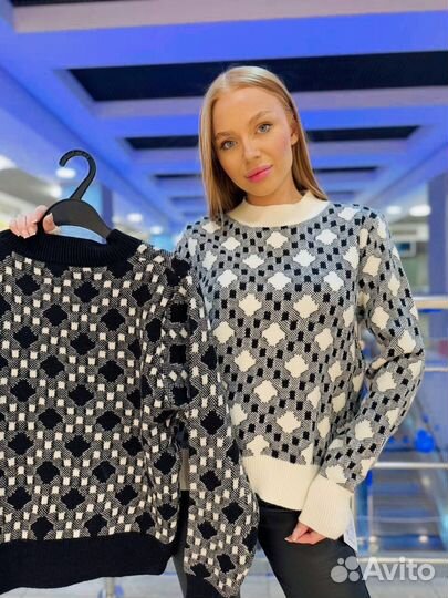 Свитер женский