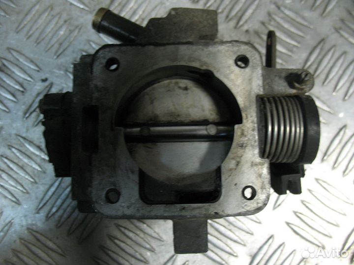 Заслонка дроссельная Volkswagen Vento 1992г 2.0