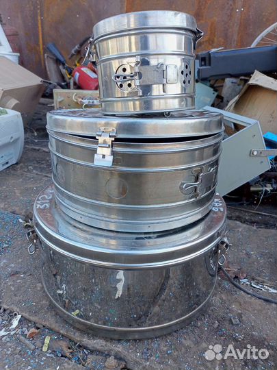 Контейнер с крышкой из нержавеющей стали