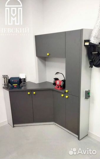 Рабочая зона у окна