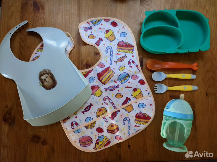 Поильник, ложка, накладки, грызунки, слюнявчик