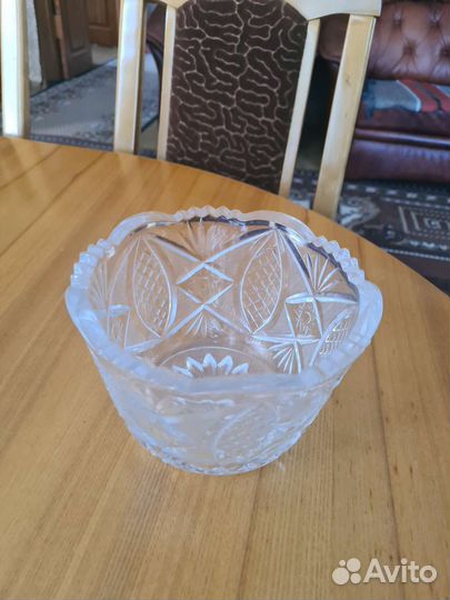 Хрустальная ваза