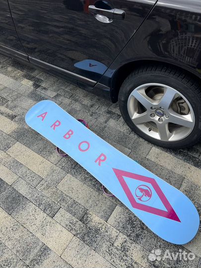 Сноуборд arbor с креплениями