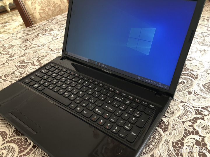 Четкий ноутбук Lenovo