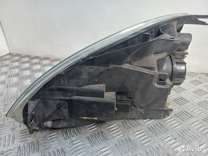 Фара 2S6X13W029AJ Ford Fiesta 5 (2002-2009)