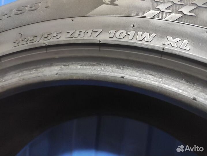 Kumho Ecsta HS51 225/55 R17