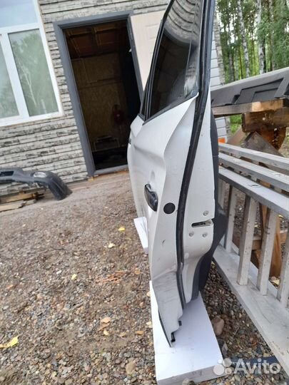 Продам двери на митсубиси outlander аутлендер