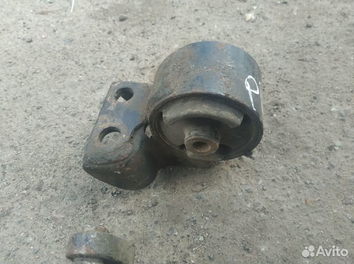 Подушка двигателя Киа Рио 1