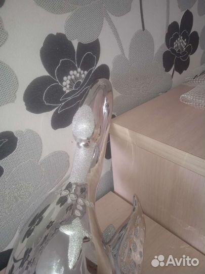 Лебедь статуэтка