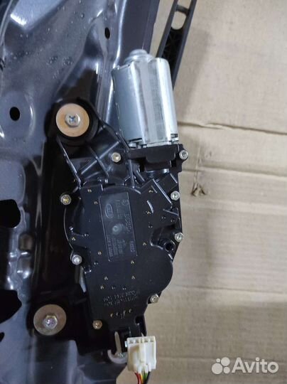 Моторчик заднего дворника kia ceed, спойлер